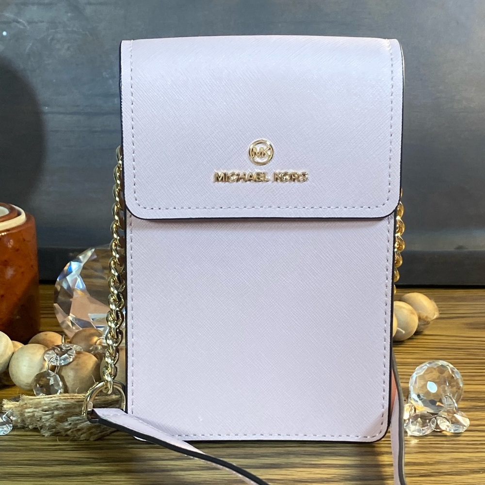 Michael Kors Light Pink Jet Set Crossbody Smartphone Bag